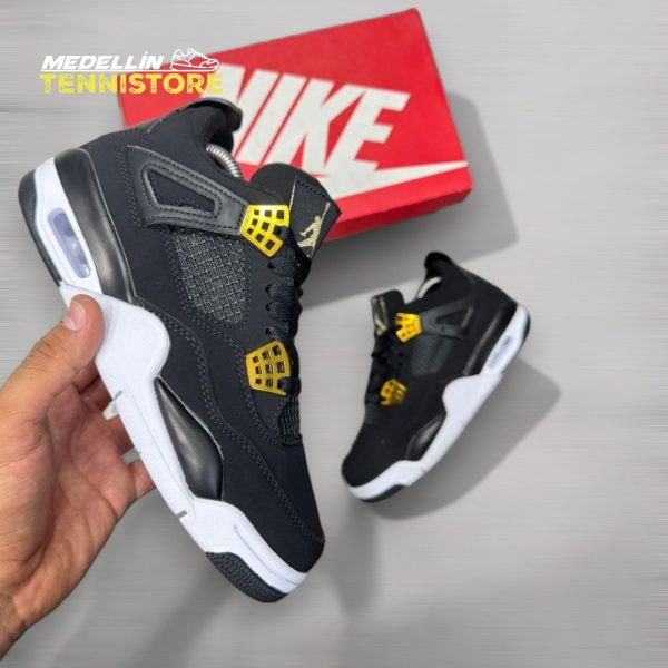 Bota Jordan Retro 4- hombre