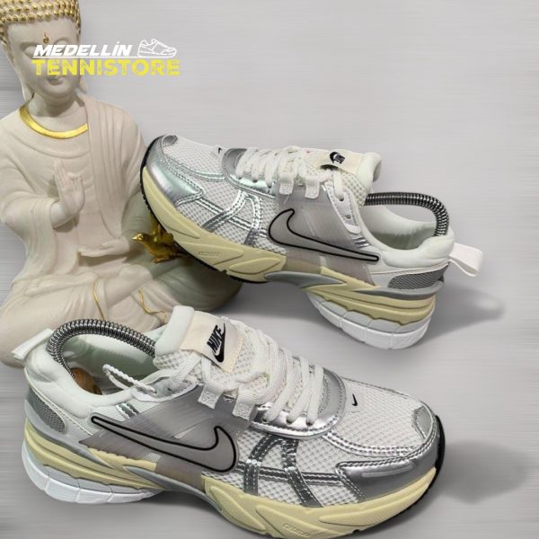Nike Vomero V2K- mujer