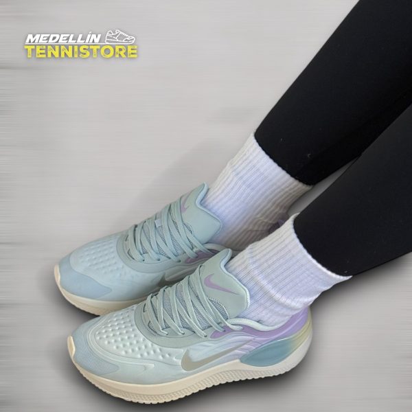Nike Zoom Fly V2- mujer