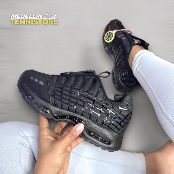 Nike Sunder- mujer