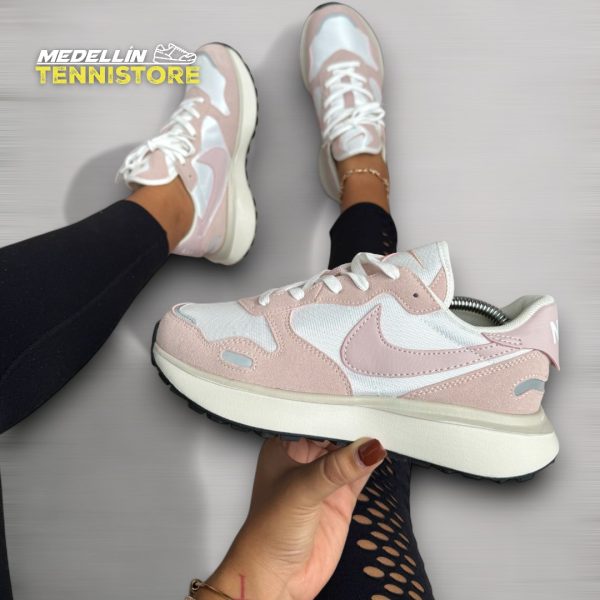 Nike International- mujer