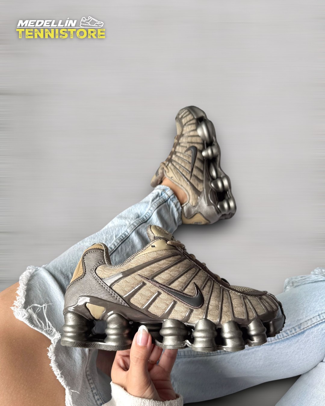 Nike Shox Gusano- mujer - Imagen 3