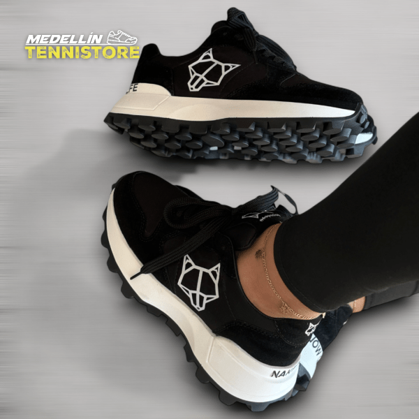 Naked Wolfe – mujer