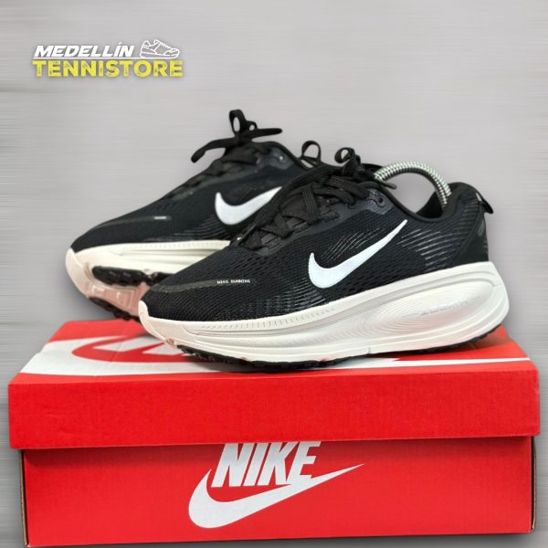 Nike Vomero 18- hombre