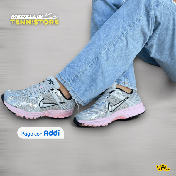 Nike Vomero 5- mujer