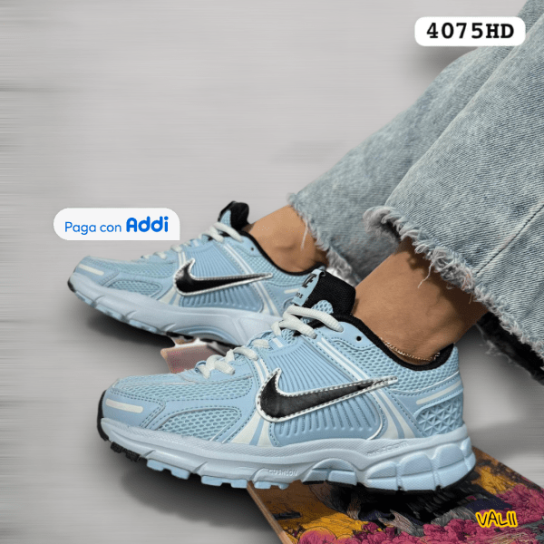 Nike Vomero 5- mujer