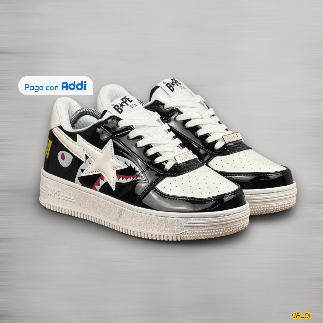 Tenis Bape negro diseño urbano llamativo