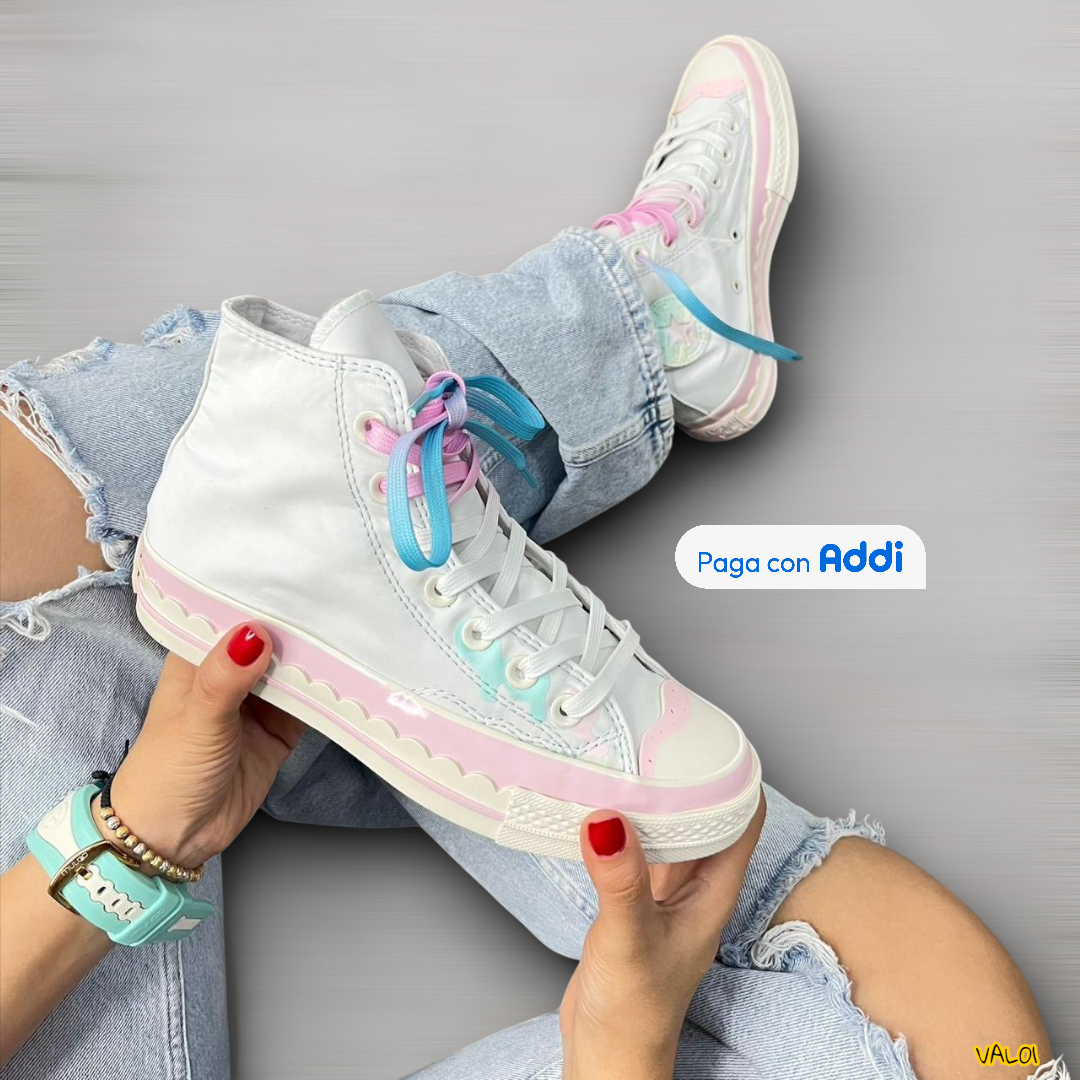 Converse Chuck Taylor Helado combinan el ADN clásico de la marca con una estética fresca y actual, ideal para un estilo urbano relajado.