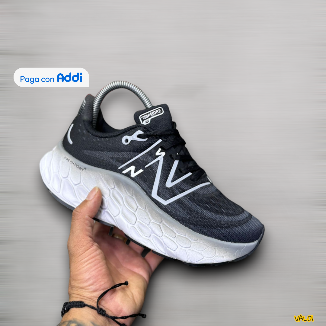Tenis New Balance Fresh Foam negro calidad importada 1.1 diseño deportivo moderno.