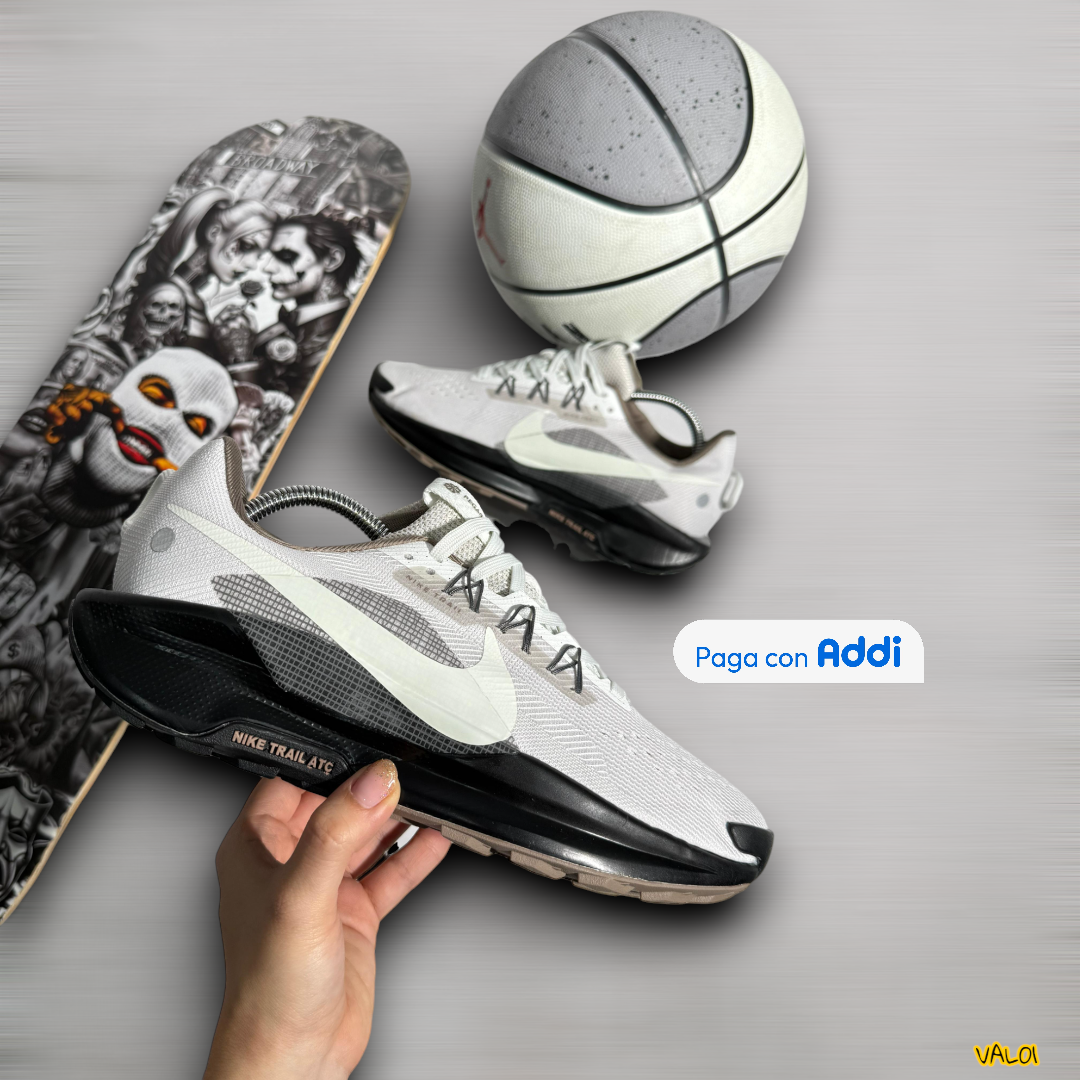 Nike Zoom Trail calzado running blanco beige negro