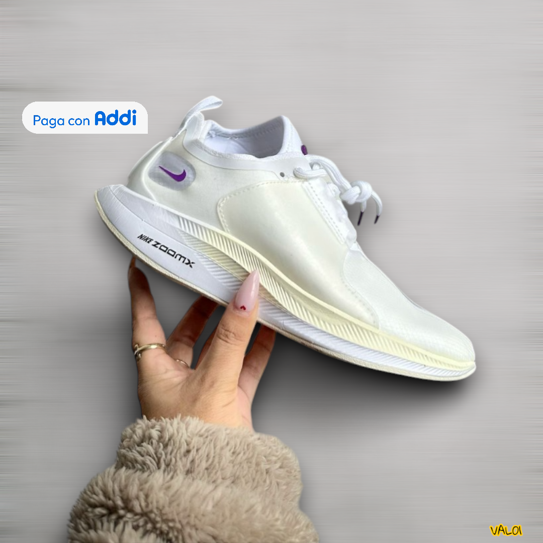 Nike ZoomXR calzado femenino deportivo en color blanco