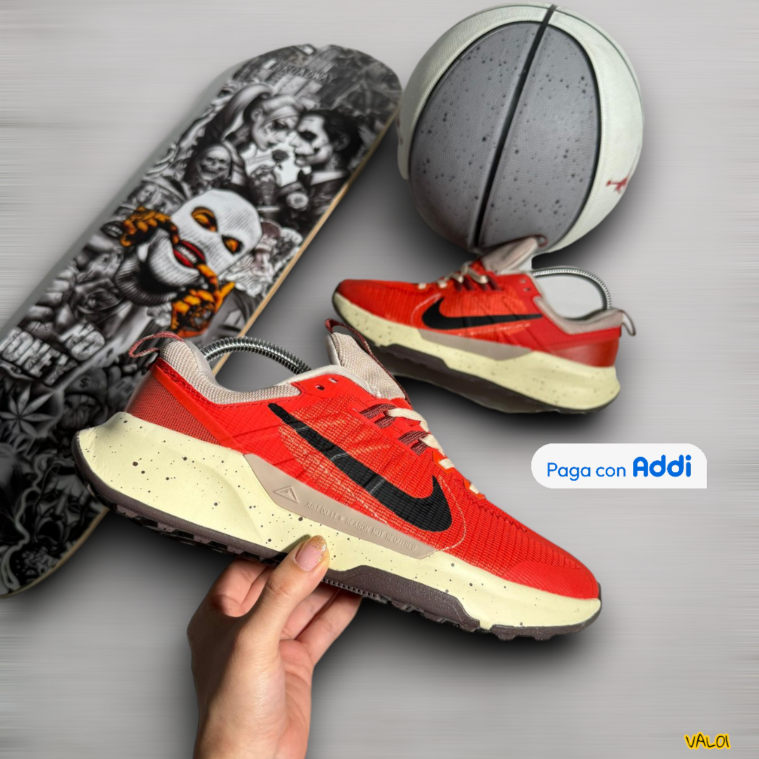 Zoom Trail calzado deportivo masculino en tono naranja