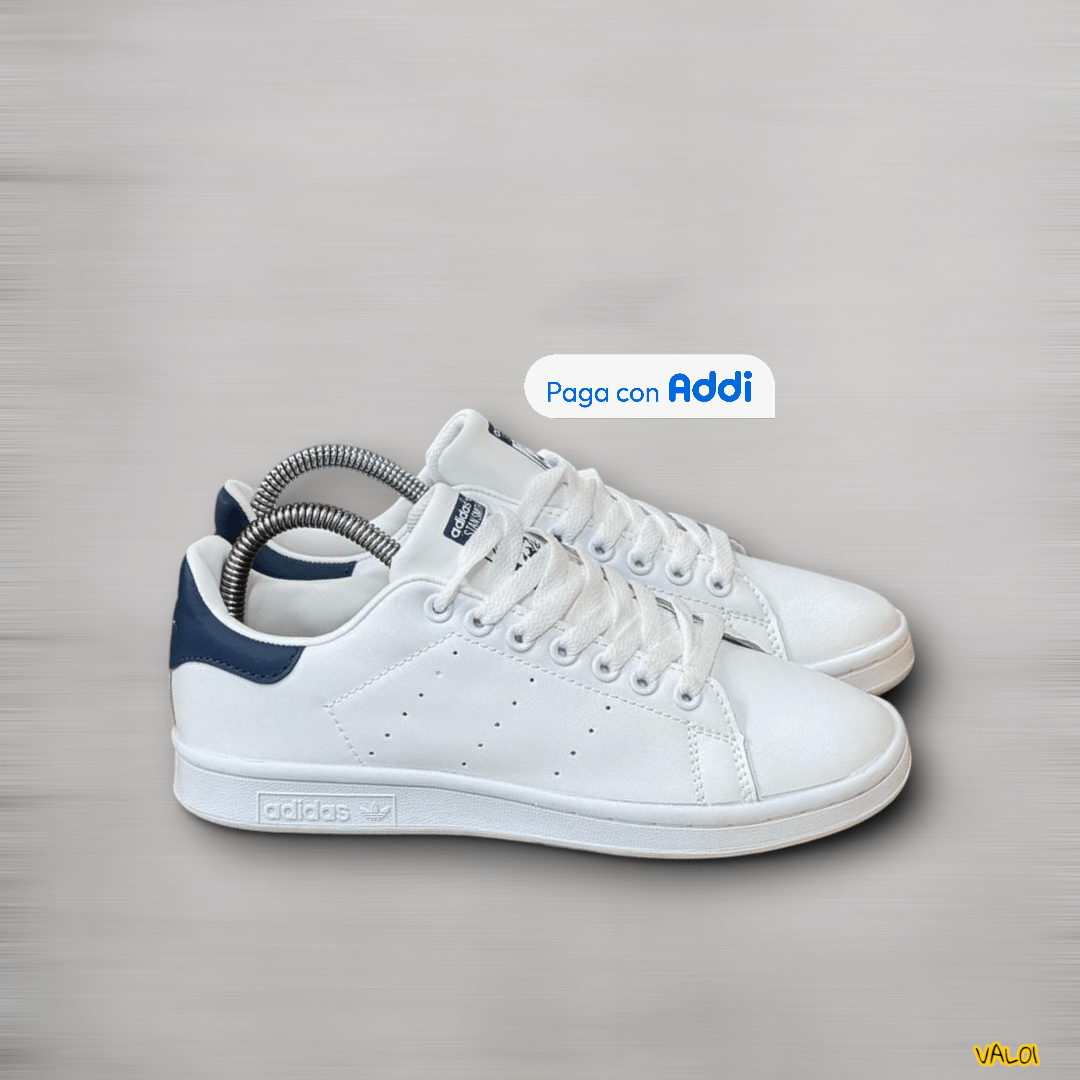 Tenis Adidas Stan Smith blanco azul diseño minimalista urbano