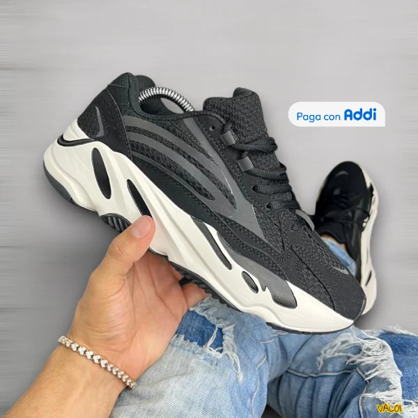Adidas Yeezy 700- Hombre