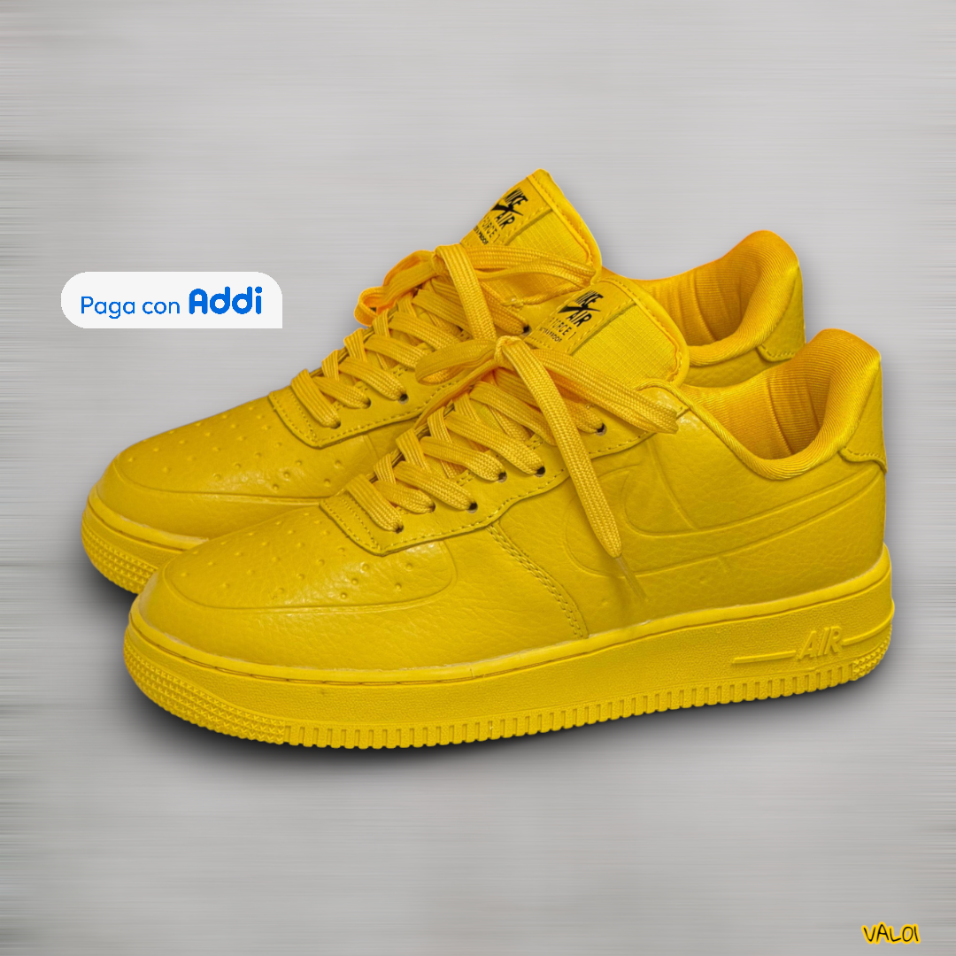 Tenis Nike Force 1 amarillos diseño llamativo urbano