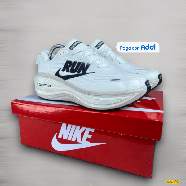 Nike Zoom Vomero- mujer