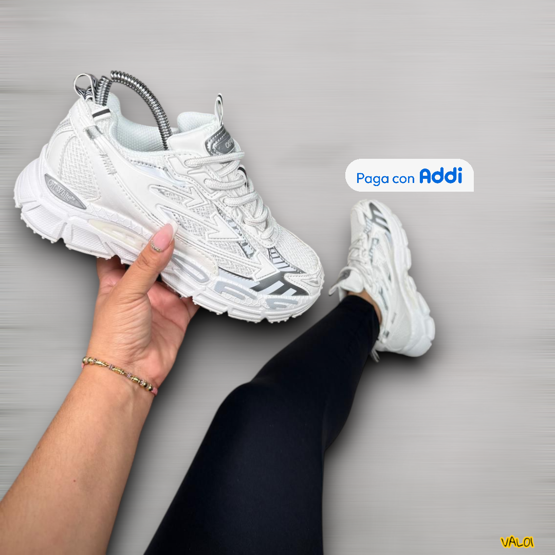 Off White calzado urbano plateado diseño llamativo