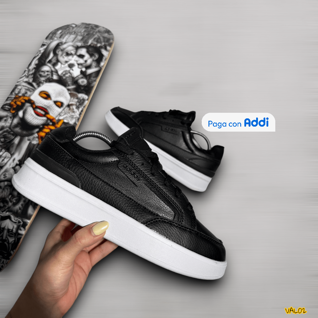 Tenis Adidas Classic negro look deportivo versátil