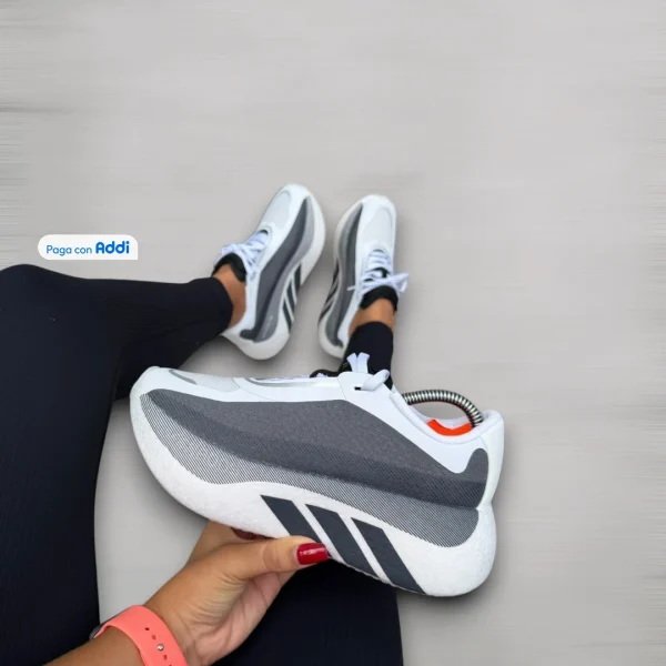 Adidas Hyperboost- mujer