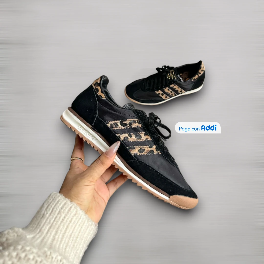 Tenis casuales Adidas SL 72 negro animal print para mujer con estilo streetwear