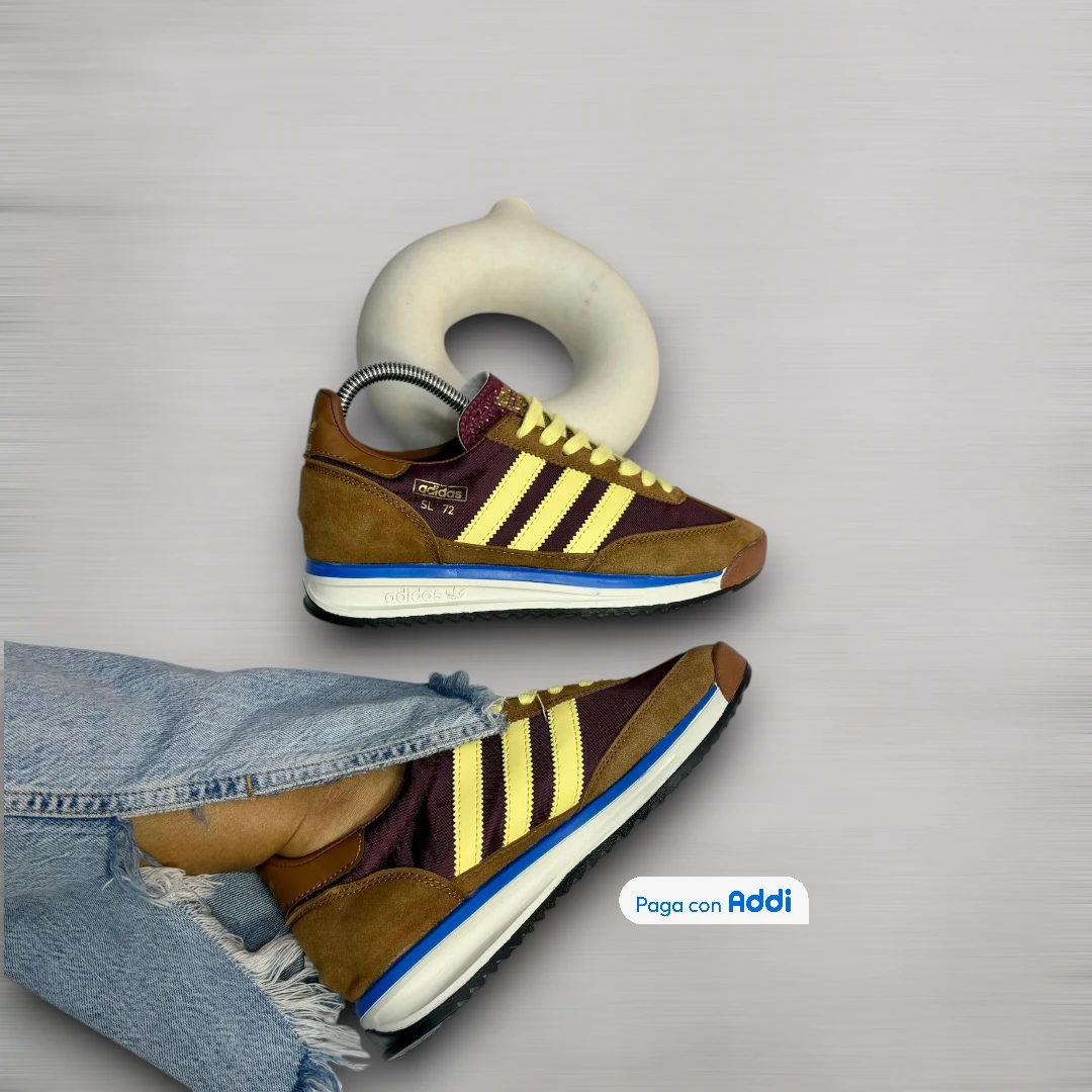 Tenis urbanos Adidas SL 72 café amarillo para caminar con diseño vintage moderno