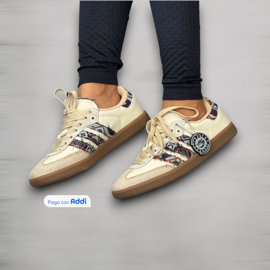 Tenis Adidas Samba mujer beige animal print estilo streetwear, detalle estampado moderno y construcción cómoda para uso urbano