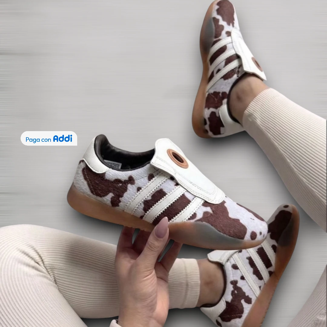 Tenis casuales Adidas Tokyo estampado vaca café para mujer con estilo urbano retro