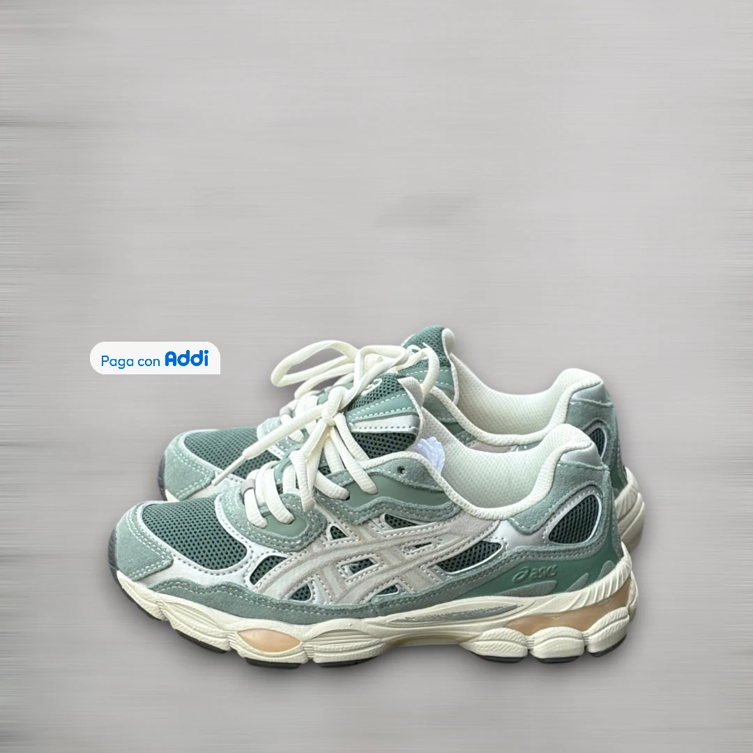 Tenis running Asics Kayano blanco verde y negro para mujer con estilo urbano deportivo