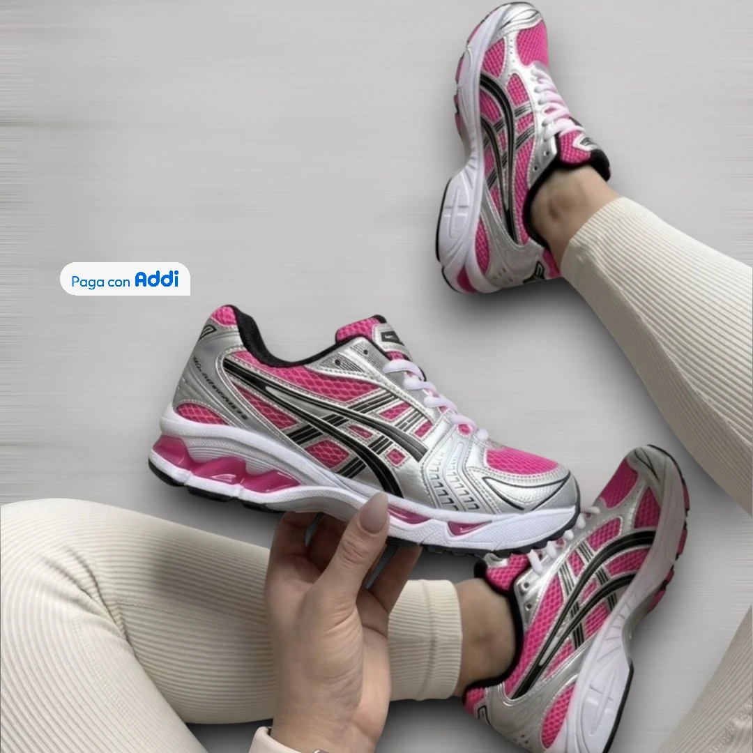 Tenis running Asics Kayano fucsia plateado y negro para mujer con diseño deportivo moderno