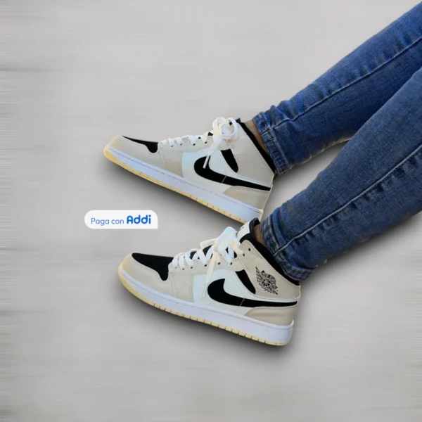 Bota Jordan Retro 1- mujer