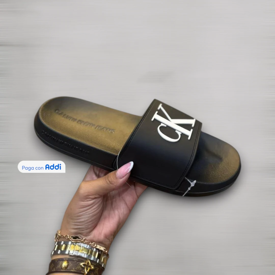 Chanclas Calvin Klein top quality surtidas en colores para uso diario con diseño premium y máxima comodidad
