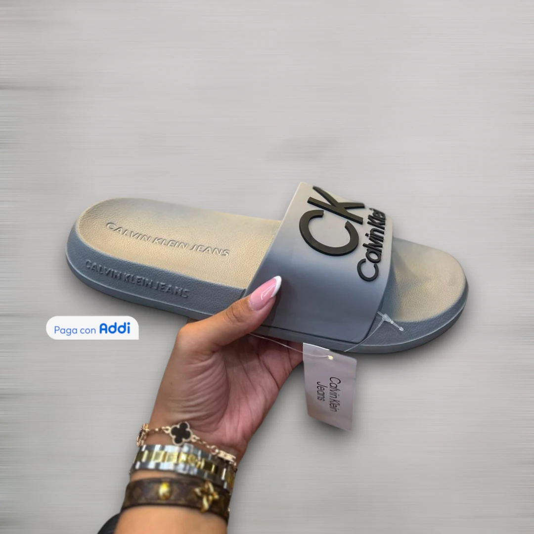 Chanclas Calvin Klein top quality surtidas en colores para uso diario con diseño premium y máxima comodidad