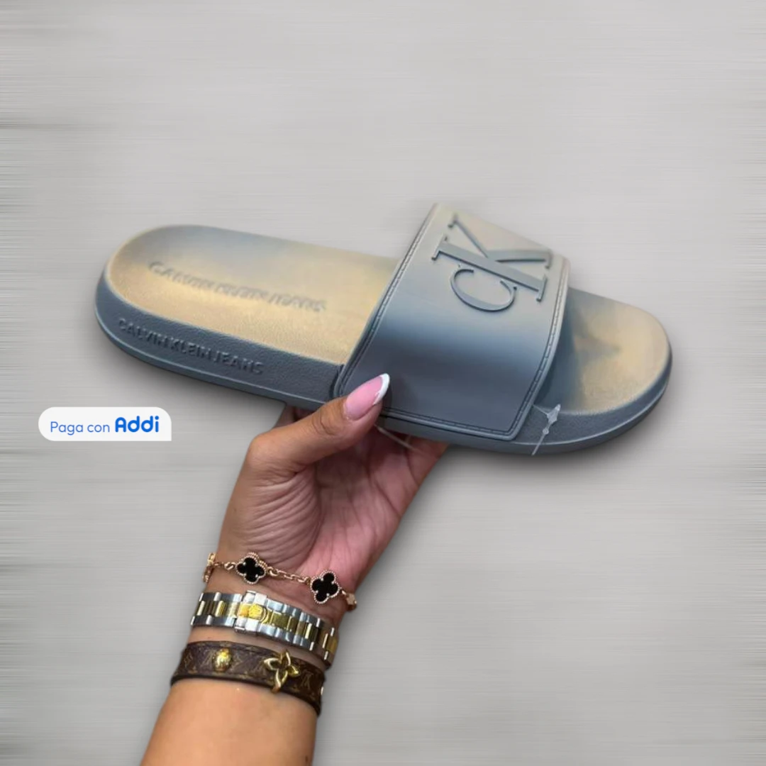 Chanclas Calvin Klein top quality surtidas en colores para uso diario con diseño premium y máxima comodidad