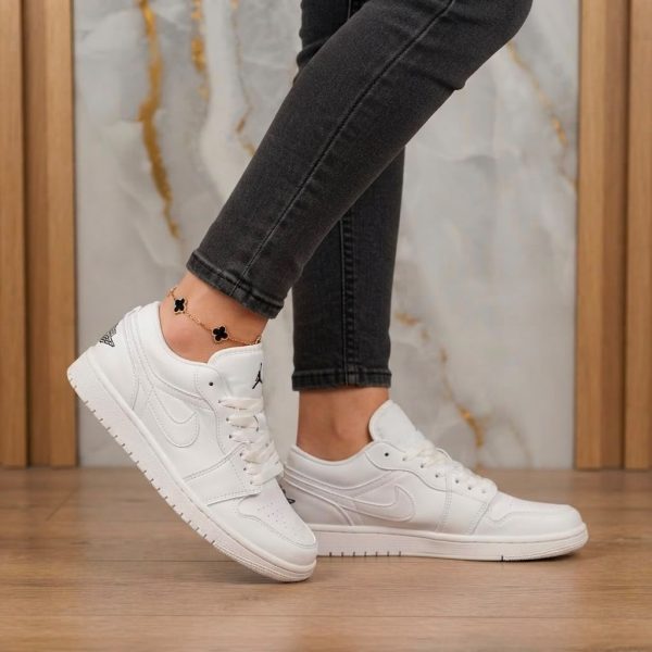 Jordan Retro 1 Low- mujer