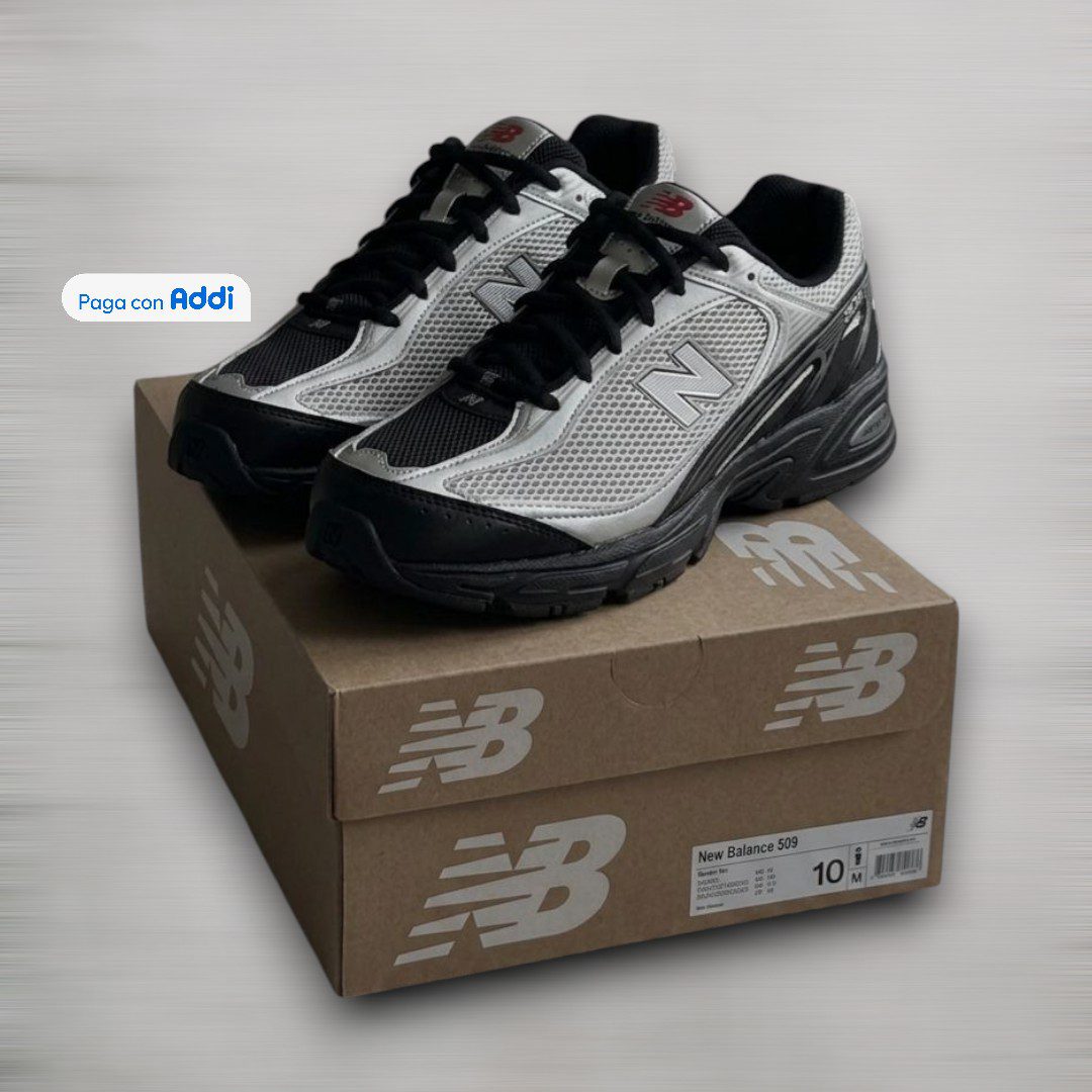 Tenis New Balance 509 calidad 1.1 plateado con negro inspirados en la tendencia retro tech. Incorporan suela confortable, materiales resistentes y un diseño llamativo perfecto para combinar con outfits casuales y deportivos.