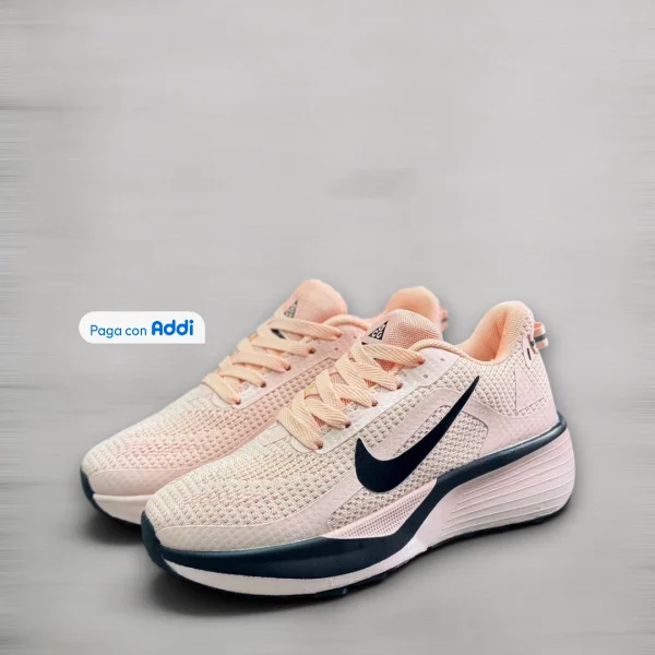Nike ACG- mujer