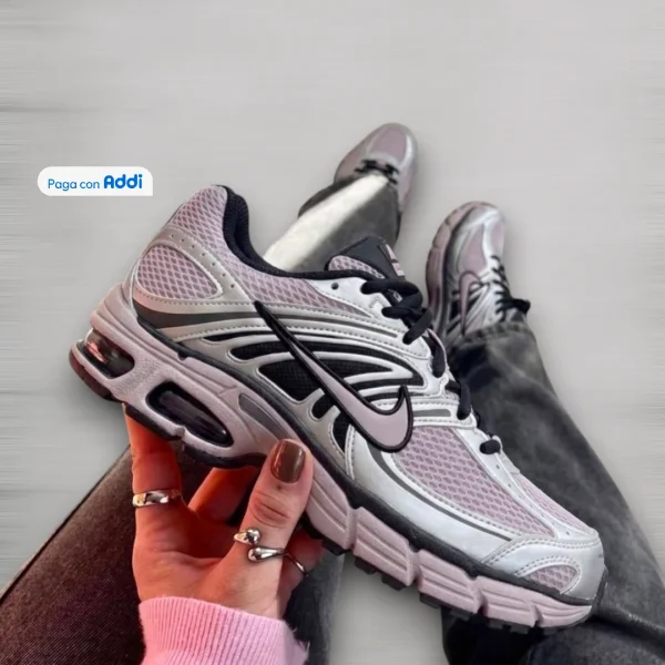 Nike Air Moto 2K- mujer