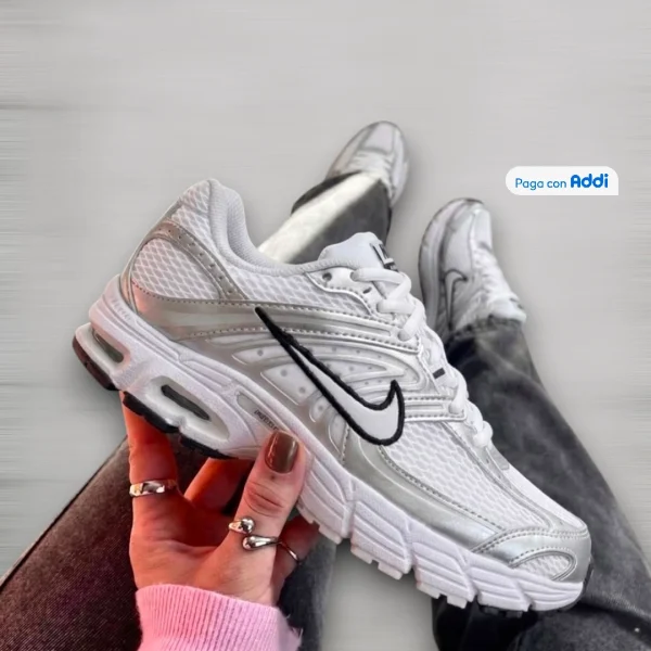 Nike Air Moto 2K- mujer
