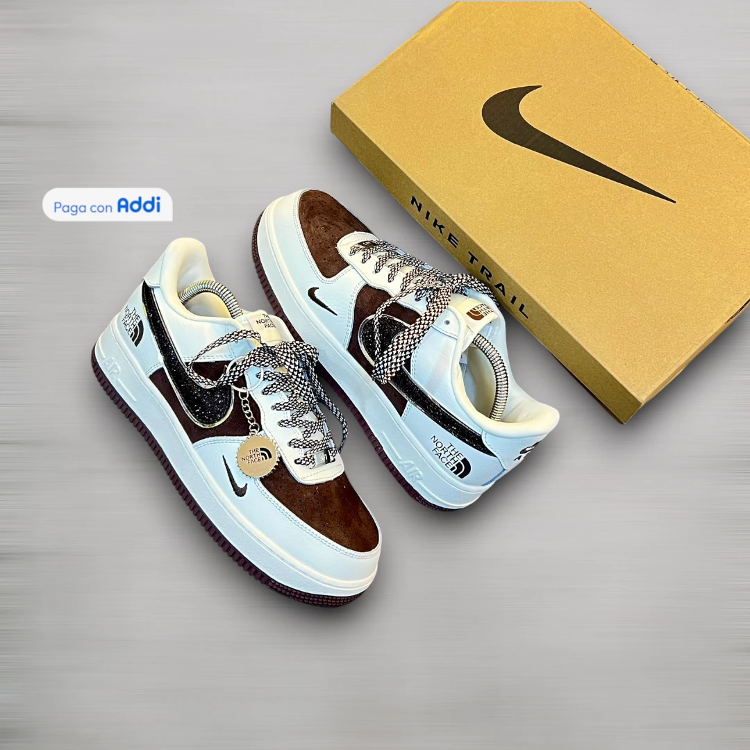 Tenis Nike Force 1 AF1 blanco café gris estilo casual urbano para caminar con diseño moderno y comodidad