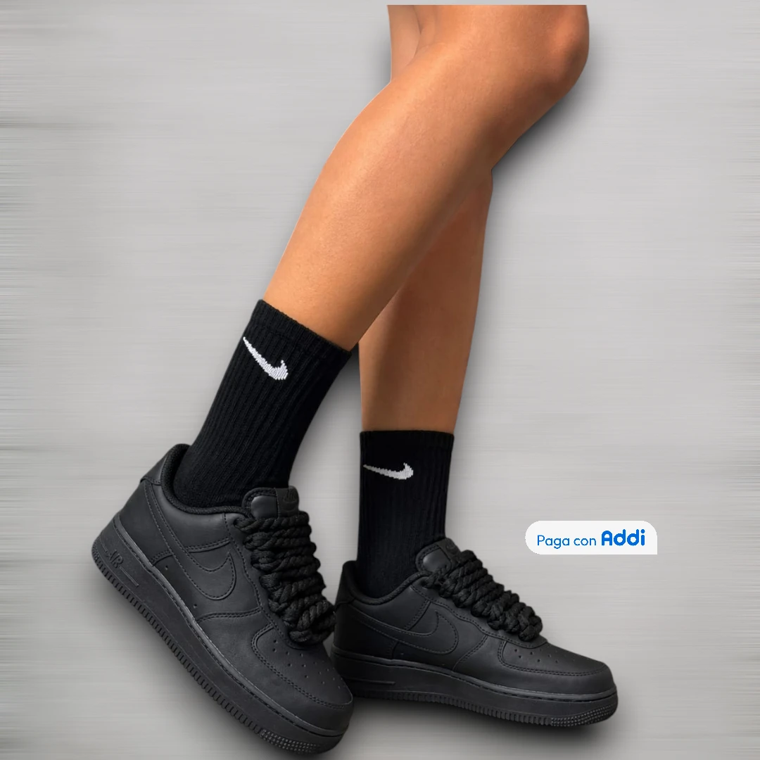 Tenis Nike Force 1 negro con cordón trenzado estilo casual urbano para caminar con diseño exclusivo y comodidad premium