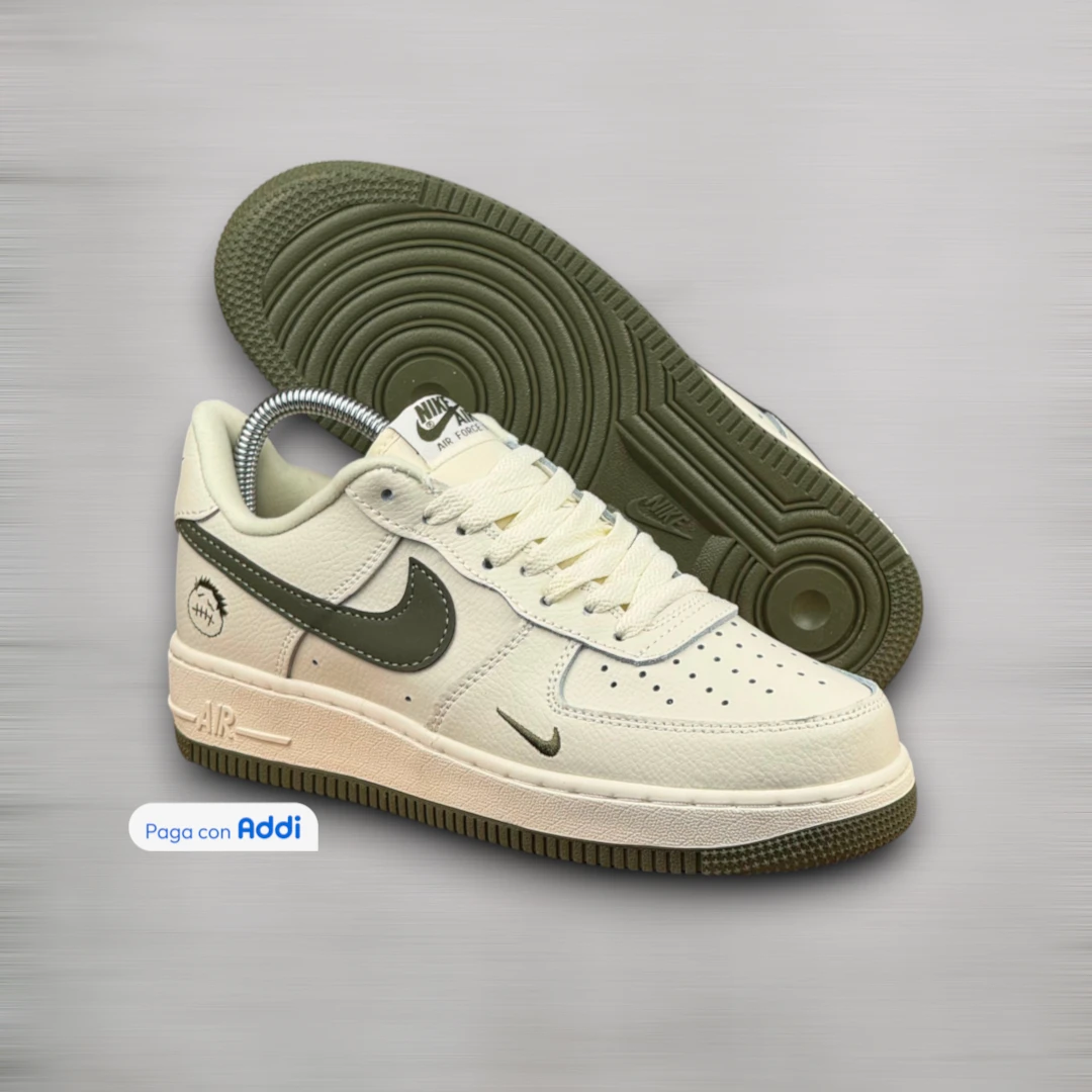 Tenis Nike Force 1 hombre beige verde estilo casual urbano para caminar con diseño clásico y comodidad premium