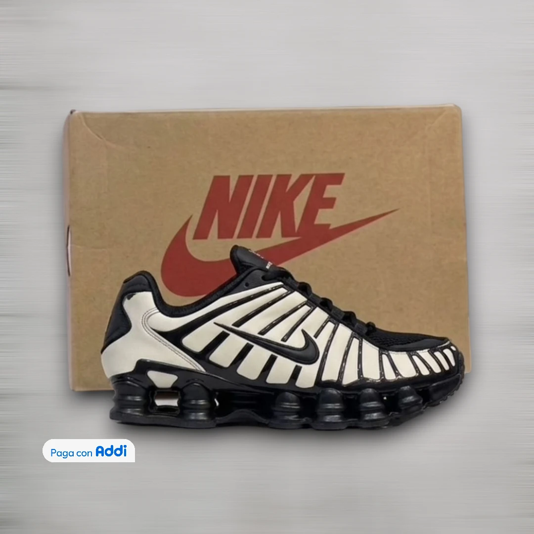 Tenis urbanos Nike Gusano beige tornasol para caminar con estilo moderno y suela cómoda