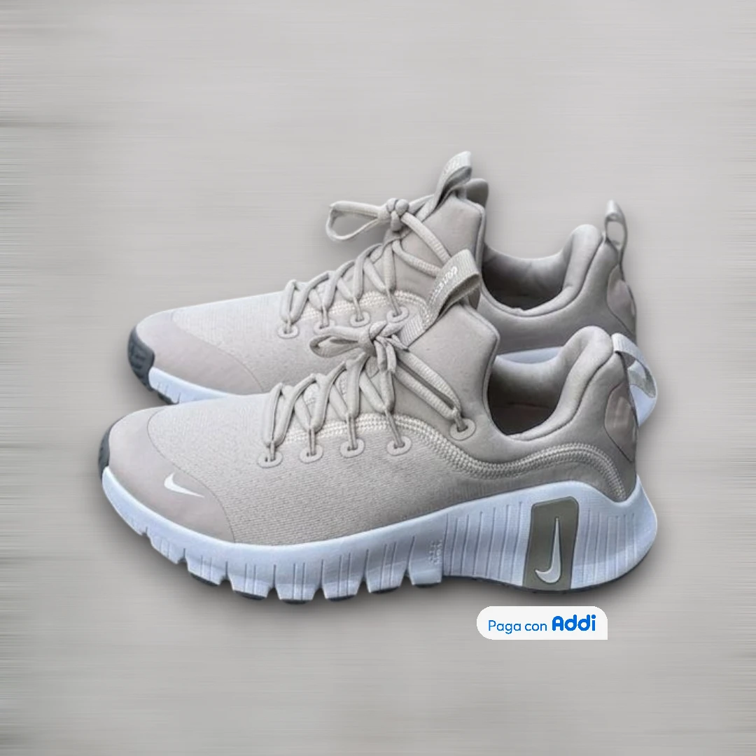 Tenis deportivos Nike Metcon beige para caminar y entrenar con suela cómoda