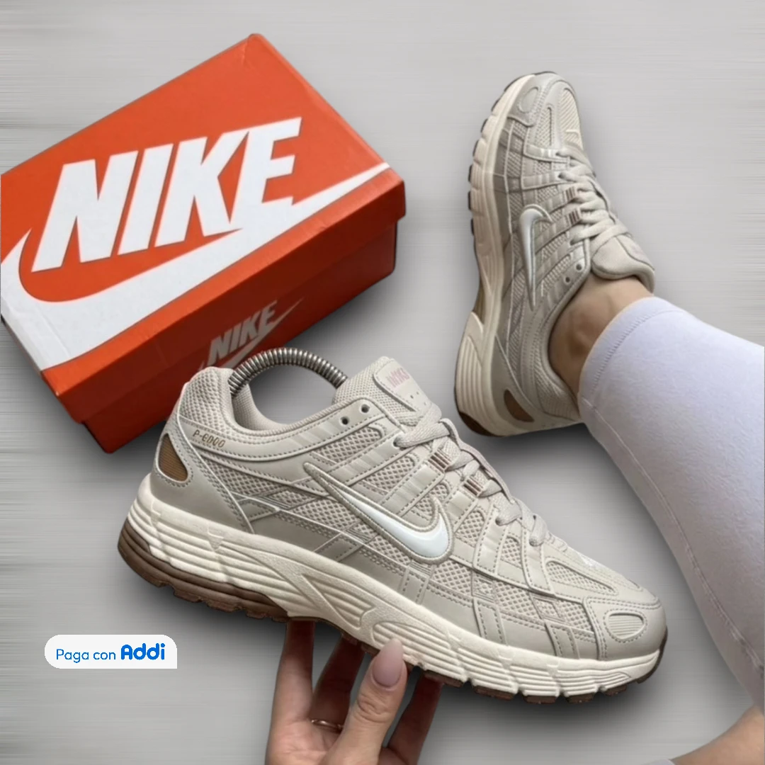 Tenis running Nike P6000 beige y café para mujer con estilo urbano y suela cómoda