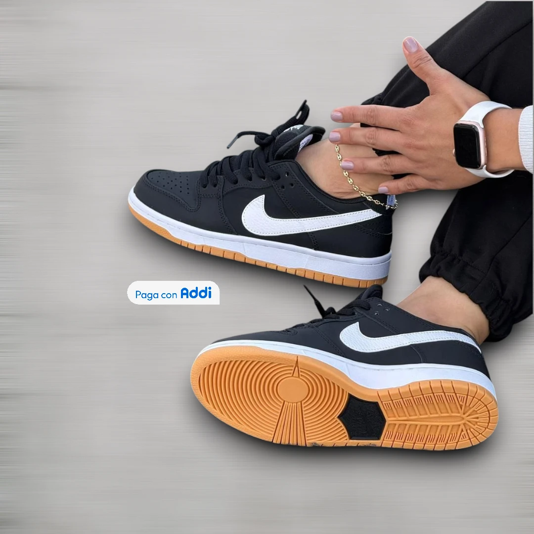Tenis Nike SB negro blanco para uso urbano con estilo skate y suela cómoda resistente
