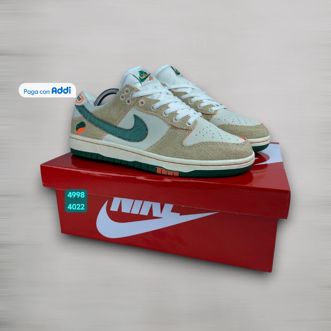 Tenis Nike SB blanco beige verde para uso urbano con estilo skate y suela resistente