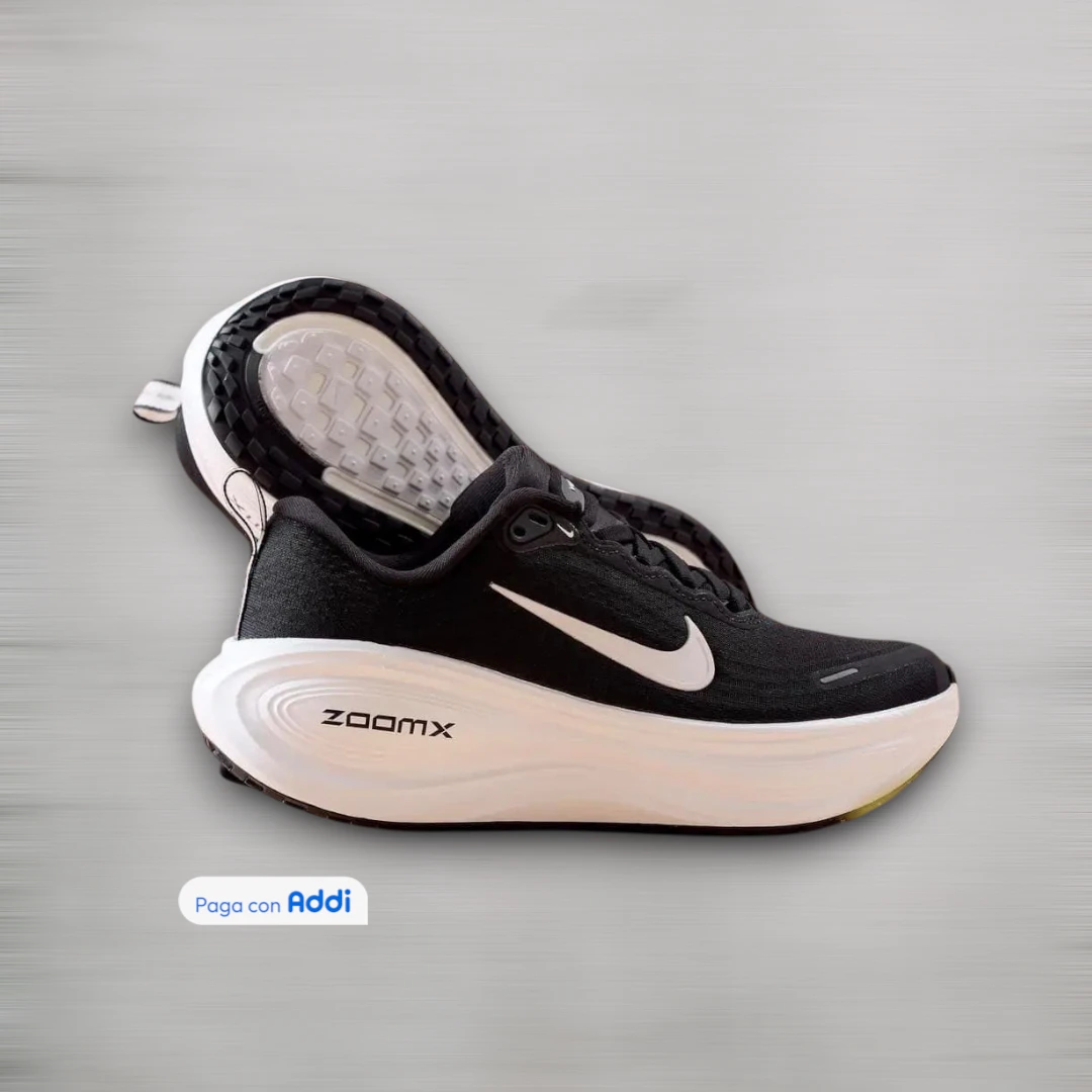 Tenis Nike ZoomX negro blanco para correr con amortiguación reactiva y diseño deportivo