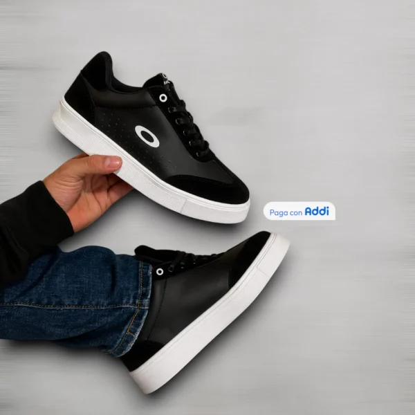 OAKLEY- Hombre
