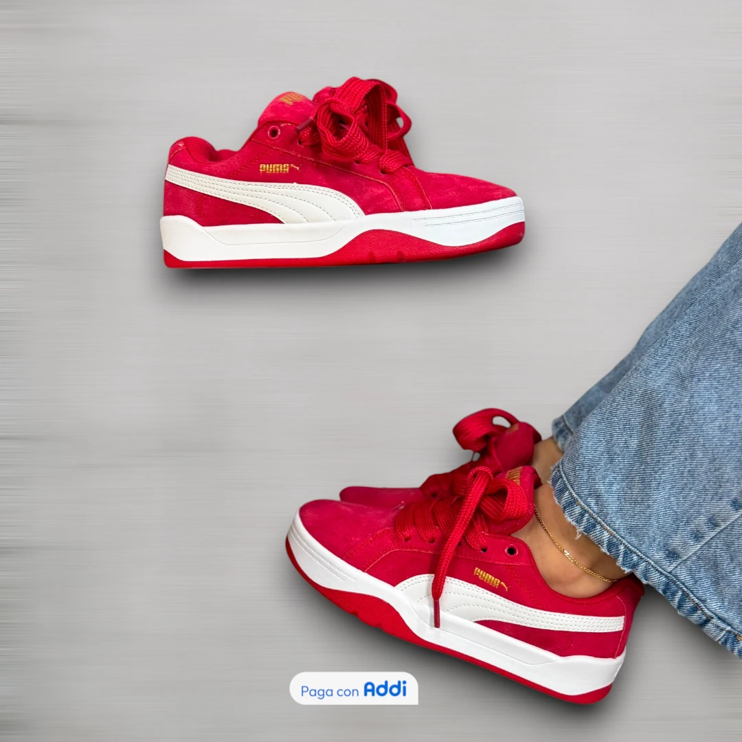 Tenis Puma Park rojo estilo casual urbano para caminar con diseño moderno y comodidad premium